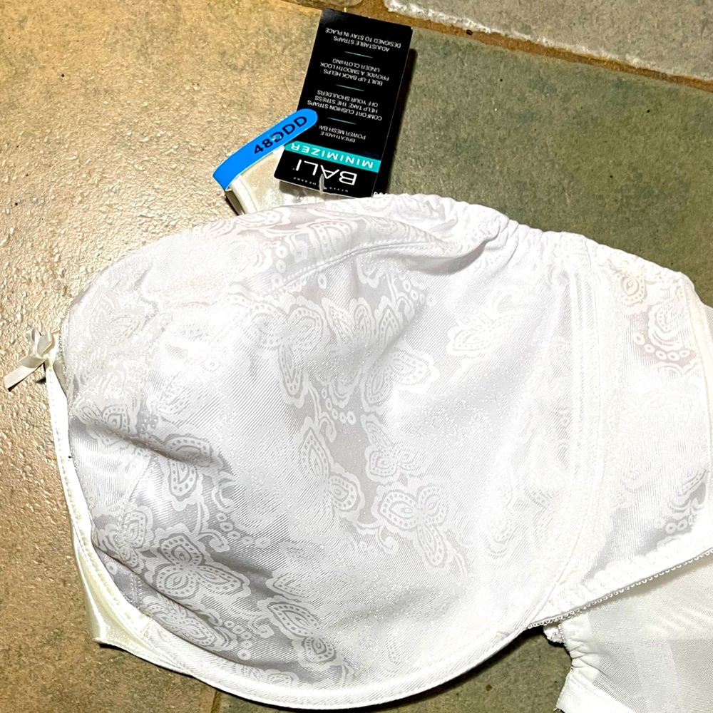 NWT Bali 48ddd white bra